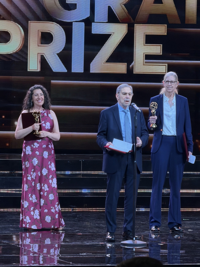 Các nữ bác học đẹp và ngầu như thế này đấy!- Ảnh 7. Các nữ bác học đẹp và ngầu như thế này đấy!- Ảnh 7.