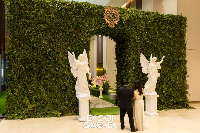 Trọn vẹn siêu lễ cưới của Tiên Nguyễn và chồng gốc Dubai: Dâu rể gấp đôi visual, gia đình tỷ phú đến dàn khách mời "quá vuýp"!- Ảnh 33. Trọn vẹn siêu lễ cưới của Tiên Nguyễn và chồng gốc Dubai: Dâu rể gấp đôi visual, gia đình tỷ phú đến dàn khách mời "quá vuýp"!- Ảnh 33.