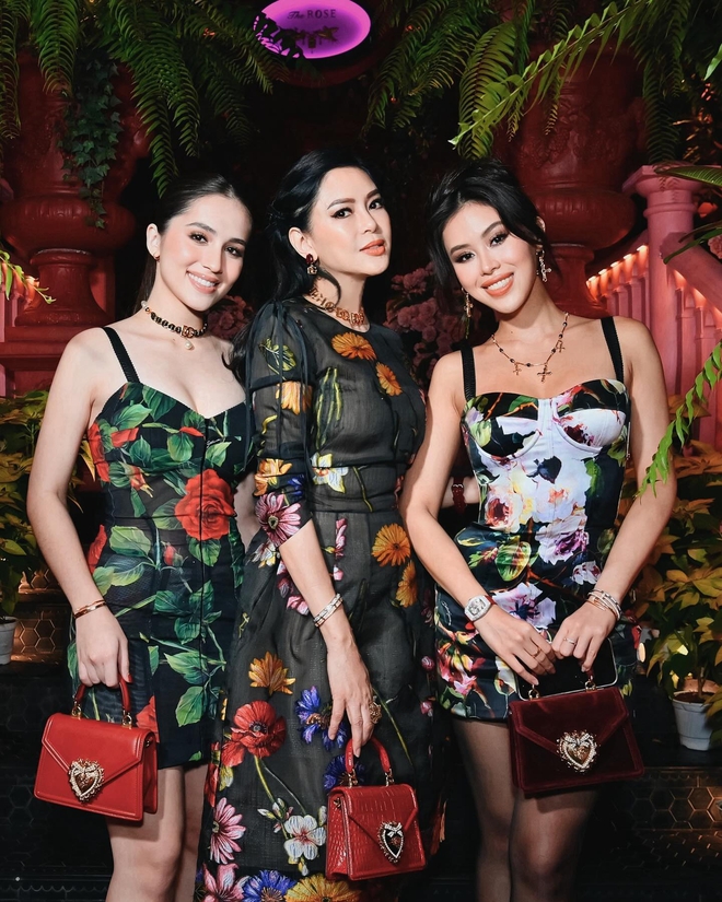 Tỷ phú Johnathan Hạnh Nguyễn có 2 “nàng tiên”, Tiên nào cũng đẹp!- Ảnh 10. Tỷ phú Johnathan Hạnh Nguyễn có 2 “nàng tiên”, Tiên nào cũng đẹp!- Ảnh 10.