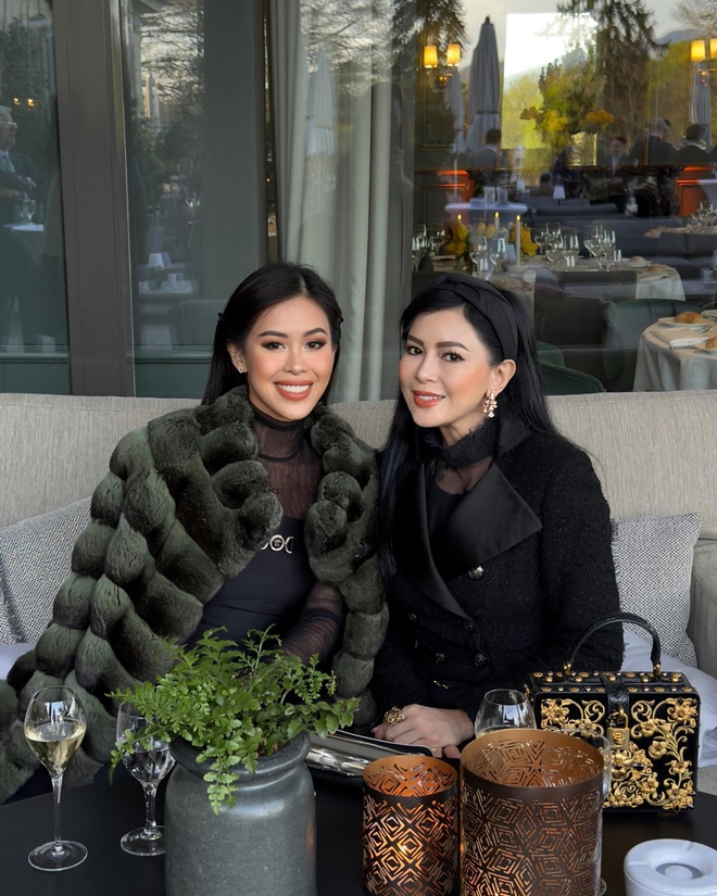 Tỷ phú Johnathan Hạnh Nguyễn có 2 “nàng tiên”, Tiên nào cũng đẹp!- Ảnh 8. Tỷ phú Johnathan Hạnh Nguyễn có 2 “nàng tiên”, Tiên nào cũng đẹp!- Ảnh 8.