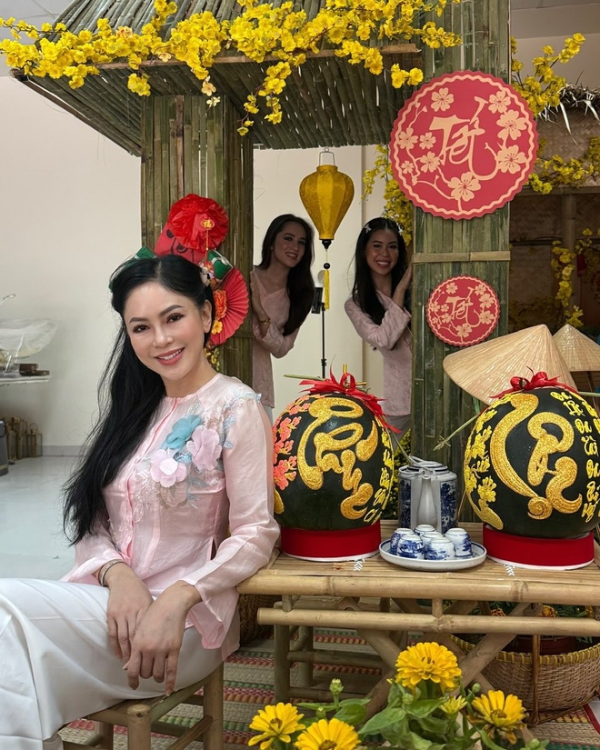 Tỷ phú Johnathan Hạnh Nguyễn có 2 “nàng tiên”, Tiên nào cũng đẹp!- Ảnh 11. Tỷ phú Johnathan Hạnh Nguyễn có 2 “nàng tiên”, Tiên nào cũng đẹp!- Ảnh 11.