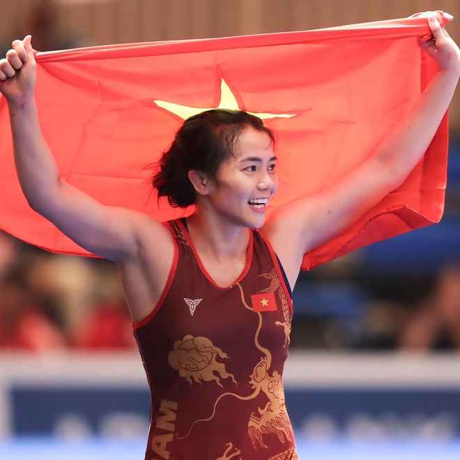 3 chị em ruột ở Huế cùng đi thi vật tại SEA Games 33, một người được Chủ tịch nước trao tặng Huân chương- Ảnh 10. 3 chị em ruột ở Huế cùng đi thi vật tại SEA Games 33, một người được Chủ tịch nước trao tặng Huân chương- Ảnh 10.