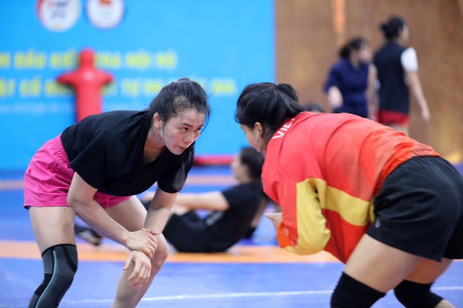 3 chị em ruột ở Huế cùng đi thi vật tại SEA Games 33, một người được Chủ tịch nước trao tặng Huân chương- Ảnh 6. 3 chị em ruột ở Huế cùng đi thi vật tại SEA Games 33, một người được Chủ tịch nước trao tặng Huân chương- Ảnh 6.