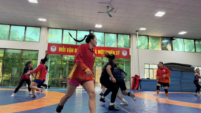 3 chị em ruột ở Huế cùng đi thi vật tại SEA Games 33, một người được Chủ tịch nước trao tặng Huân chương- Ảnh 8. 3 chị em ruột ở Huế cùng đi thi vật tại SEA Games 33, một người được Chủ tịch nước trao tặng Huân chương- Ảnh 8.