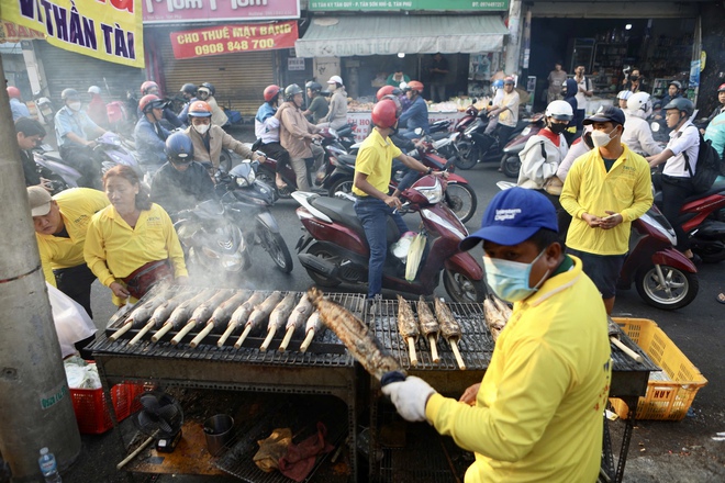 Không chỉ tiệm vàng, đây là con phố tại Sài Gòn được "Thần Tài" gọi tên trong ngày hôm nay!- Ảnh 3.