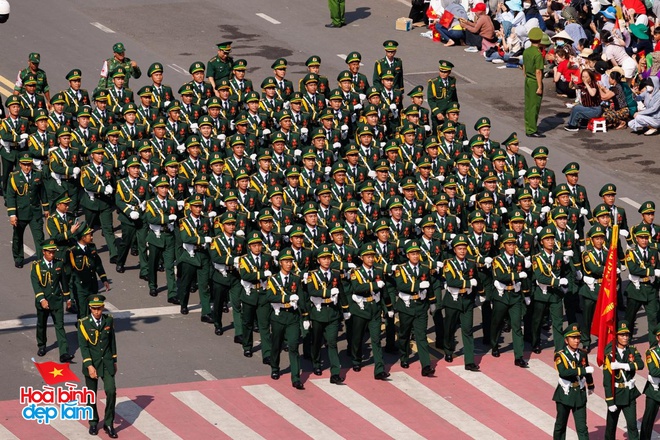 Tuyệt đối mãn nhãn với những "họa tiết sống" độc bản từ các khối diễu binh, diễu hành trong buổi tổng duyệt đại lễ 30/4- Ảnh 1.