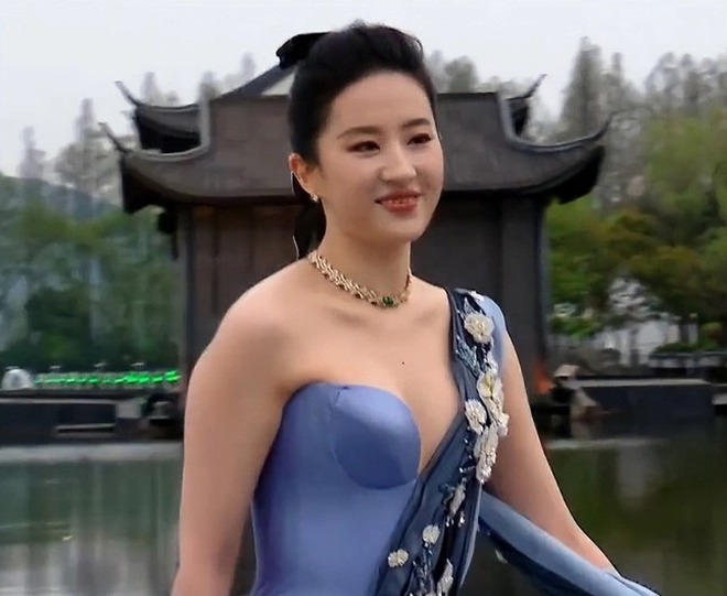 "Thần tiên tỷ tỷ" Lưu Diệc Phi hay bị soi đủ thứ, riêng có điểm này lại không chê vào đâu được- Ảnh 4.