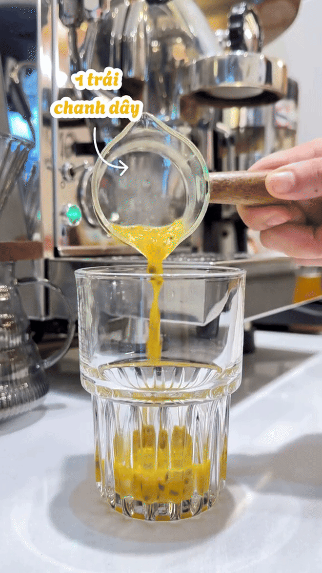 Top mỹ nhân mặt mộc Cbiz đều uống nước màu vàng óng mỗi ngày: Là "thần dược" chống lão hóa tự nhiên, chợ Việt luôn sẵn- Ảnh 17. Top mỹ nhân mặt mộc Cbiz đều uống nước màu vàng óng mỗi ngày: Là "thần dược" chống lão hóa tự nhiên, chợ Việt luôn sẵn- Ảnh 17.