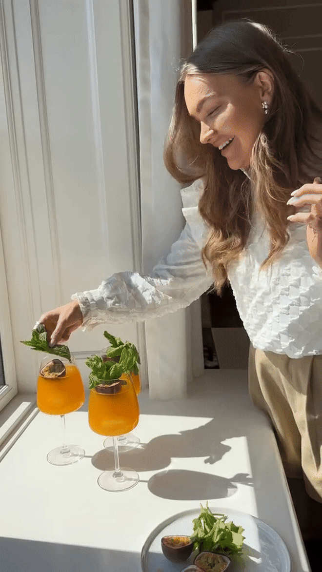 Top mỹ nhân mặt mộc Cbiz đều uống nước màu vàng óng mỗi ngày: Là "thần dược" chống lão hóa tự nhiên, chợ Việt luôn sẵn- Ảnh 15. Top mỹ nhân mặt mộc Cbiz đều uống nước màu vàng óng mỗi ngày: Là "thần dược" chống lão hóa tự nhiên, chợ Việt luôn sẵn- Ảnh 15.