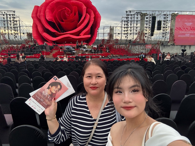 Khi mẹ con cùng "tần số": Tâm sự chuyện thất tình, rủ nhau đi concert- Ảnh 2.