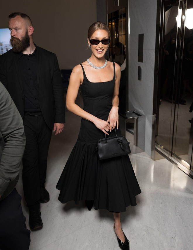 Bella Hadid chơi chiêu, lách luật thành công trên thảm đỏ Cannes 2025- Ảnh 9.