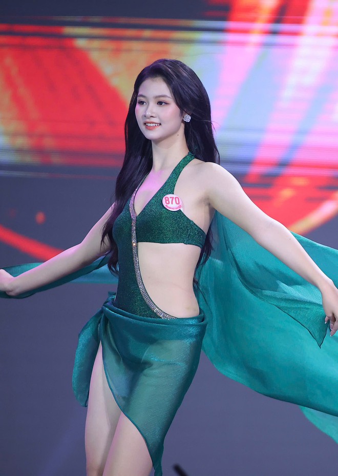 Cô gái được ví như búp bê vào chung kết Hoa hậu Việt Nam- Ảnh 17.