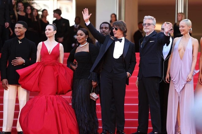 Tom Cruise tình tứ với người cũ, Leonardo Dicaprio gây bất ngờ ở Cannes- Ảnh 2.