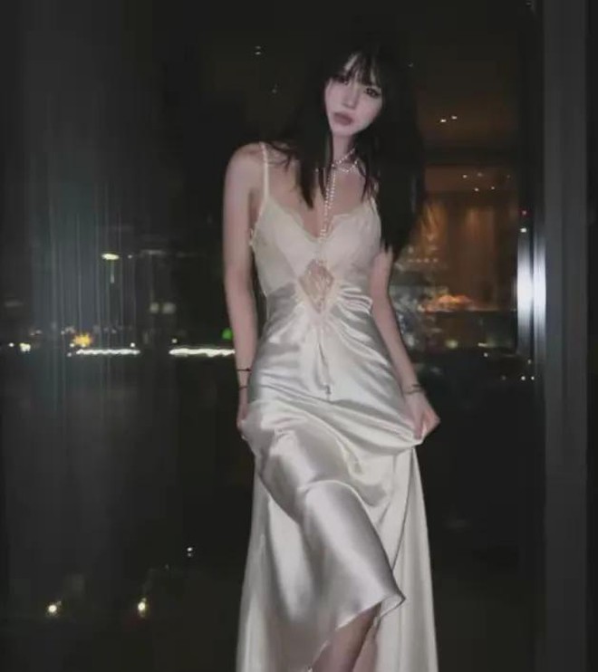 Con gái riêng của tình cũ Chương Tử Di trổ mã xinh đẹp ở tuổi 20: Visual nét, style chất chẳng thua idol Hàn- Ảnh 6. Con gái riêng của tình cũ Chương Tử Di trổ mã xinh đẹp ở tuổi 20: Visual nét, style chất chẳng thua idol Hàn- Ảnh 6.