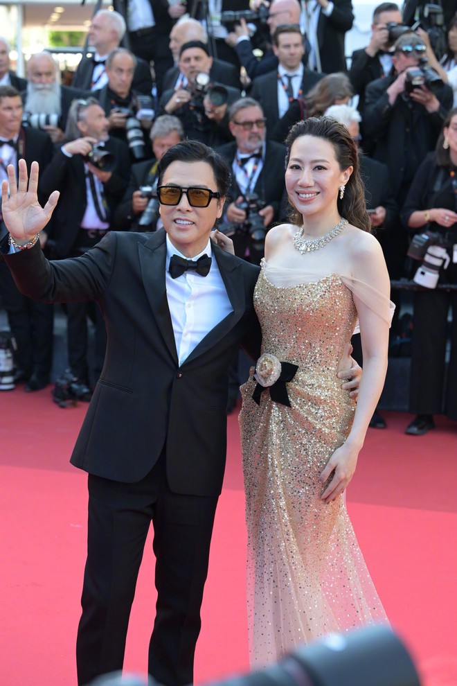 Chân Tử Đan dẫn vợ hoa hậu lên thảm đỏ Cannes, tỷ phú Amazon bị mạo danh- Ảnh 2.