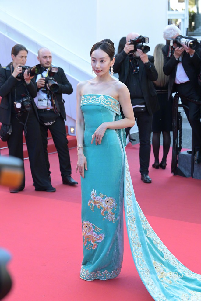 Chân Tử Đan dẫn vợ hoa hậu lên thảm đỏ Cannes, tỷ phú Amazon bị mạo danh- Ảnh 10.