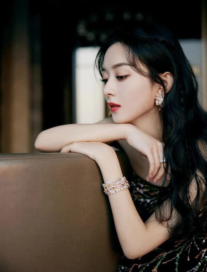 Những chiếc mũi khiến visual thăng hoa của dàn mỹ nhân Hoa ngữ, 1 nhân vật gây tranh cãi- Ảnh 12.