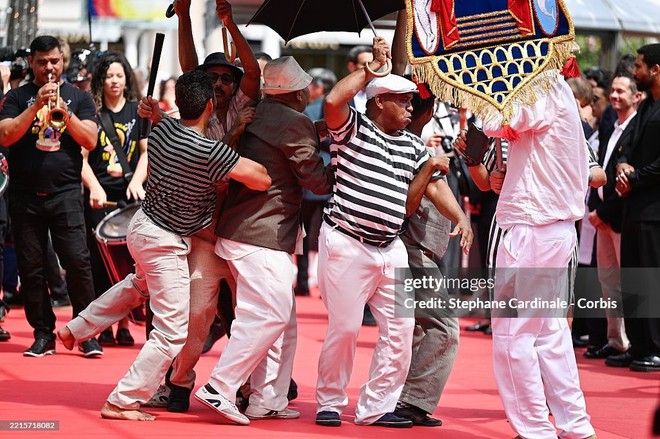 Náo loạn trên thảm đỏ Cannes- Ảnh 26.