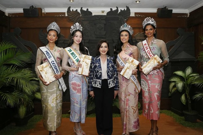 Thanh Thủy trong khung hình với 3 hoa hậu quốc tế- Ảnh 2.