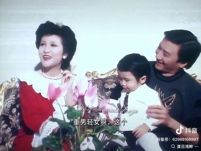 Ảnh Tạ Đình Phong với mẹ hoa hậu gây sốt- Ảnh 2. Ảnh Tạ Đình Phong với mẹ hoa hậu gây sốt- Ảnh 2.