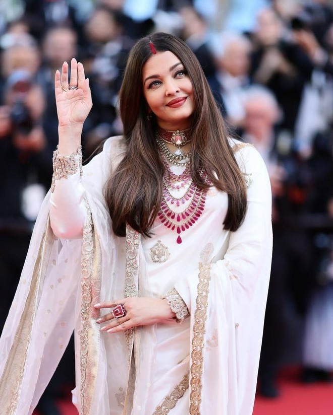 Hoa hậu đẹp nhất mọi thời đại trên thảm đỏ Cannes- Ảnh 5.