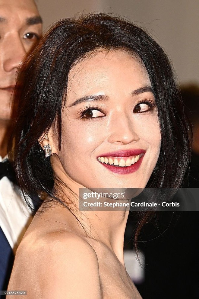Thư Kỳ đẹp không góc chết, thách thức cả ống kính hung thần ở Cannes- Ảnh 8. Thư Kỳ đẹp không góc chết, thách thức cả ống kính hung thần ở Cannes- Ảnh 8.