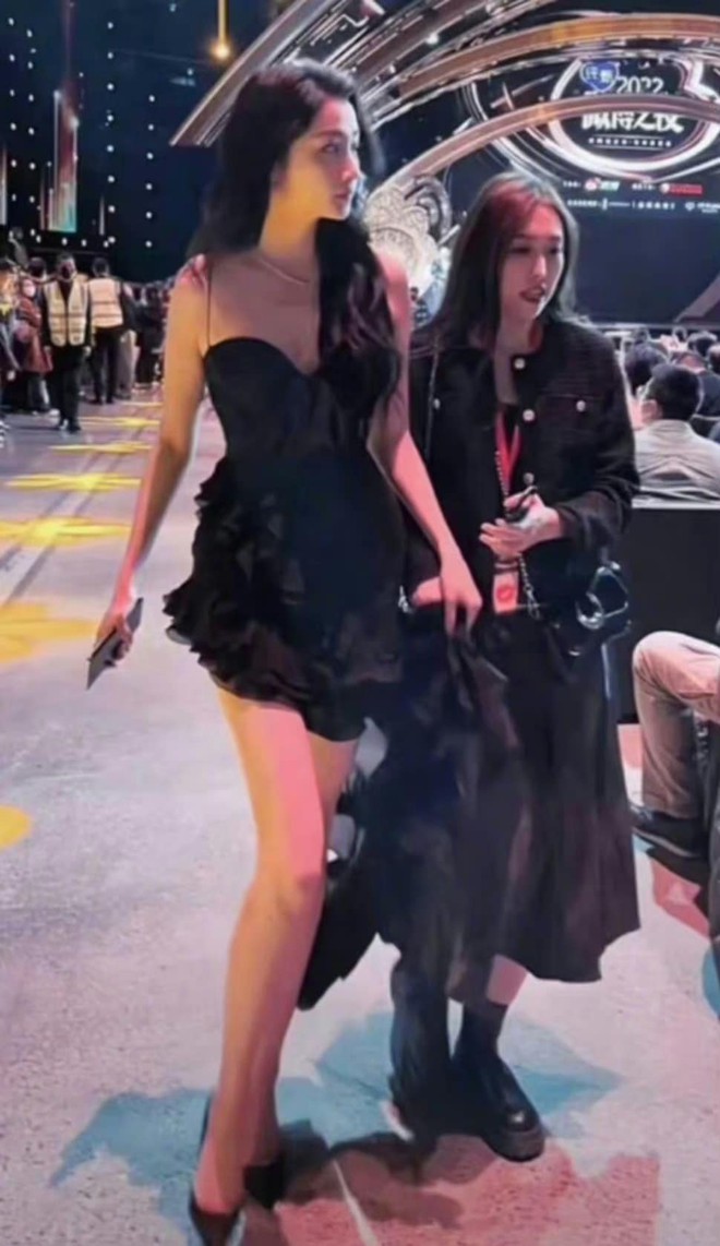 Mỹ nhân nổi danh Cbiz nhận mưa chê bai vì makeup dìm nhan sắc, netizen nhận xét “không bằng hot girl mạng”- Ảnh 17.