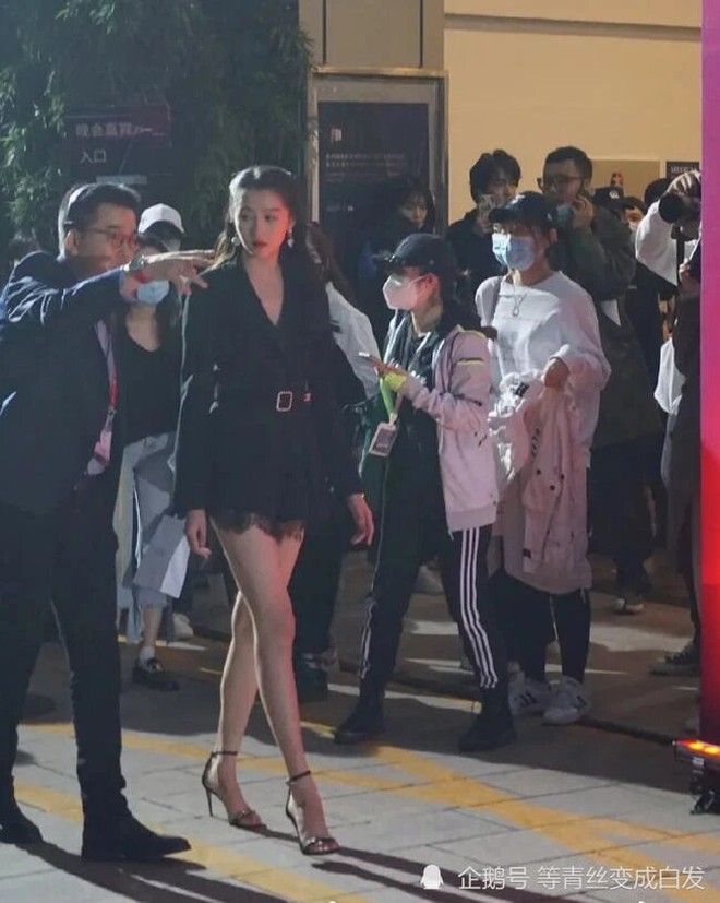 Mỹ nhân nổi danh Cbiz nhận mưa chê bai vì makeup dìm nhan sắc, netizen nhận xét “không bằng hot girl mạng”- Ảnh 18.