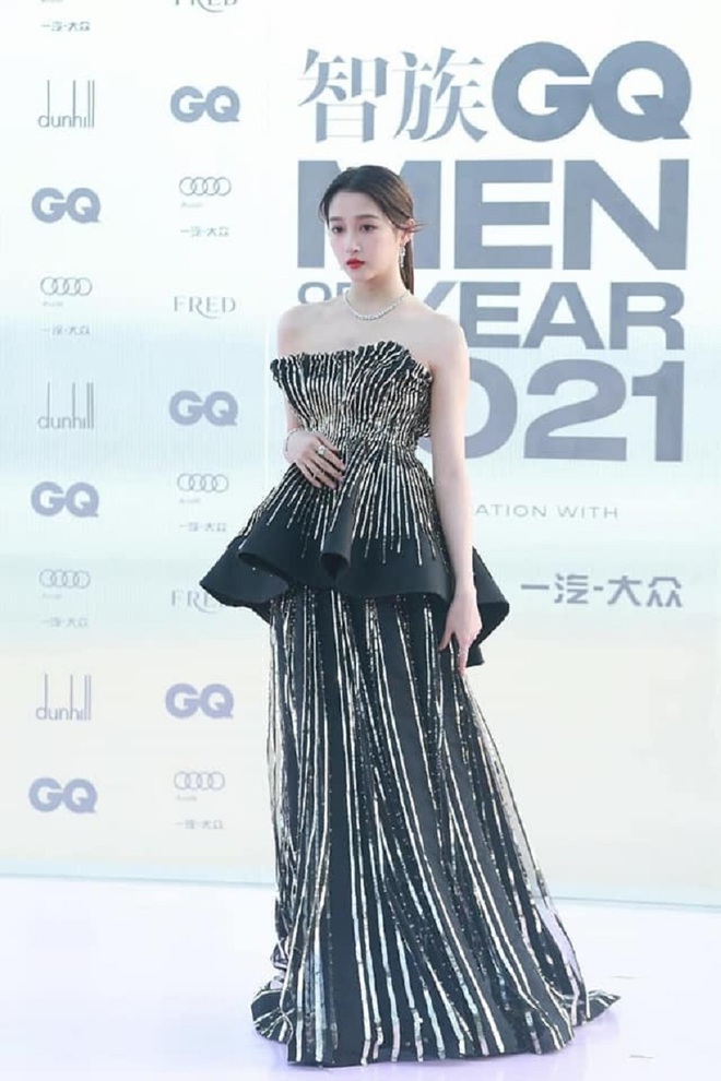 Mỹ nhân nổi danh Cbiz nhận mưa chê bai vì makeup dìm nhan sắc, netizen nhận xét “không bằng hot girl mạng”- Ảnh 13.