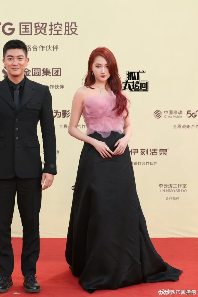 Mỹ nhân nổi danh Cbiz nhận mưa chê bai vì makeup dìm nhan sắc, netizen nhận xét “không bằng hot girl mạng”- Ảnh 12.