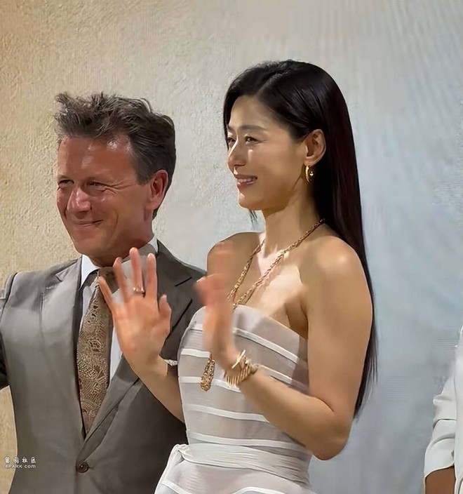 “Mợ chảnh” Jun Ji-hyun có còn đẹp khi lộ dấu hiệu lão hóa?- Ảnh 5.