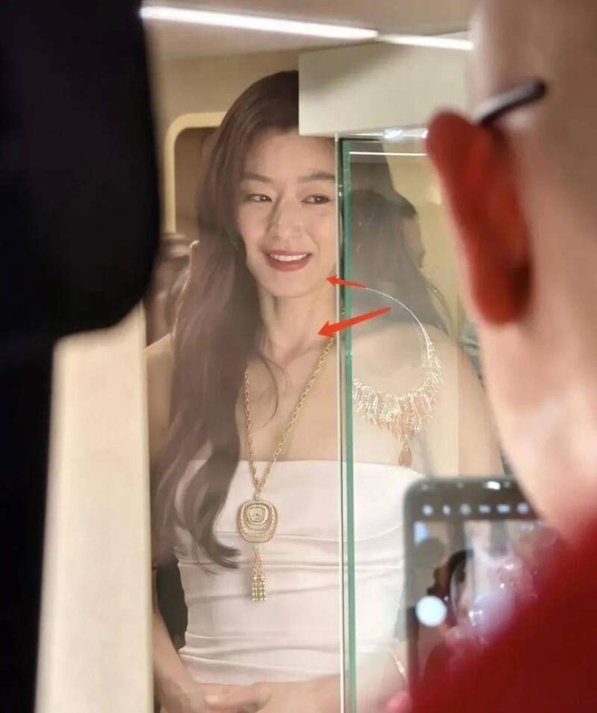 “Mợ chảnh” Jun Ji-hyun có còn đẹp khi lộ dấu hiệu lão hóa?- Ảnh 8.