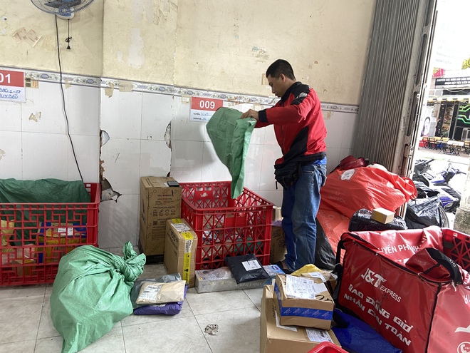 Gặp gỡ nam shipper leo ban công giải cứu bé trai 18 tháng tuổi ở TP.HCM: "Nghe bé khóc mà mình xót, vì mình cũng có con nhỏ"- Ảnh 5.