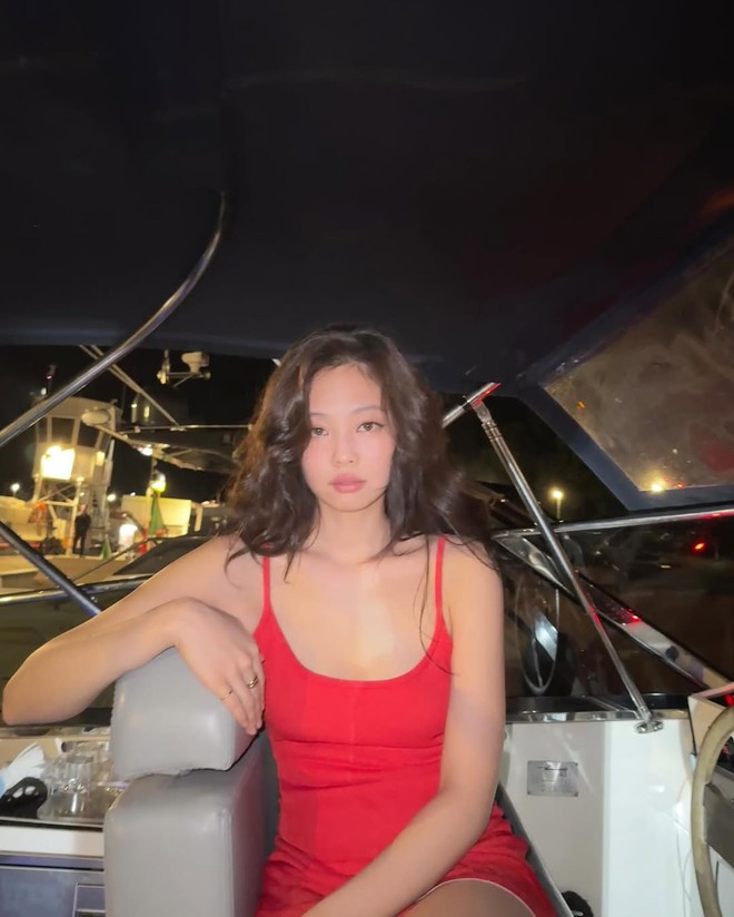 Cô gái có chiều cao khiêm tốn lại là IT Girl toàn cầu, chứng minh: Chỉ cần mặc đẹp, dẫu không cao thì người khác vẫn ngước nhìn!- Ảnh 4.