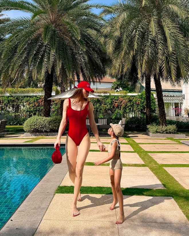 Nửa thập kỉ trôi qua, Hồ Ngọc Hà diện bikini vẫn cứ "đỉnh nóc, kịch trần"!- Ảnh 4.