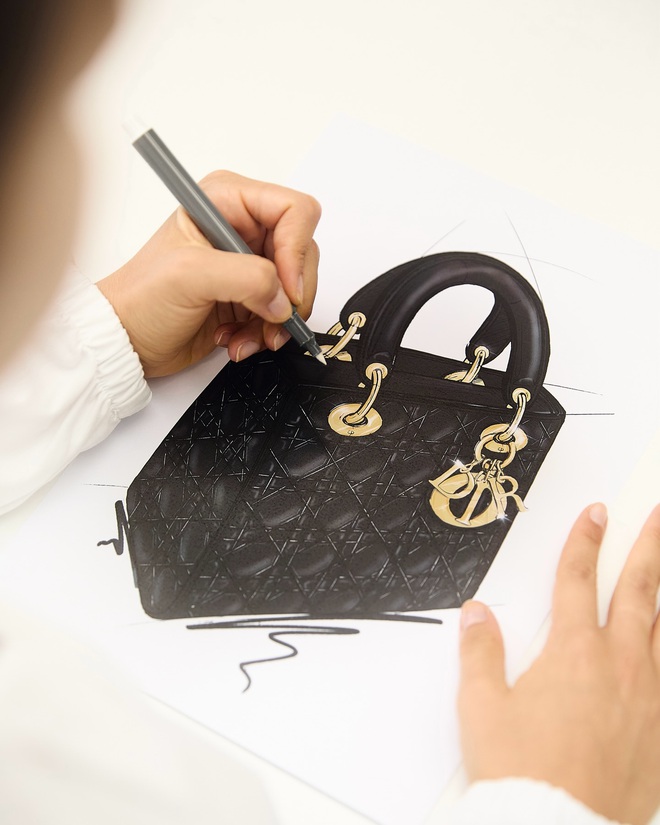 Vì sao túi Dior là biểu tượng của nước Pháp?- Ảnh 19. Vì sao túi Dior là biểu tượng của nước Pháp?- Ảnh 19.