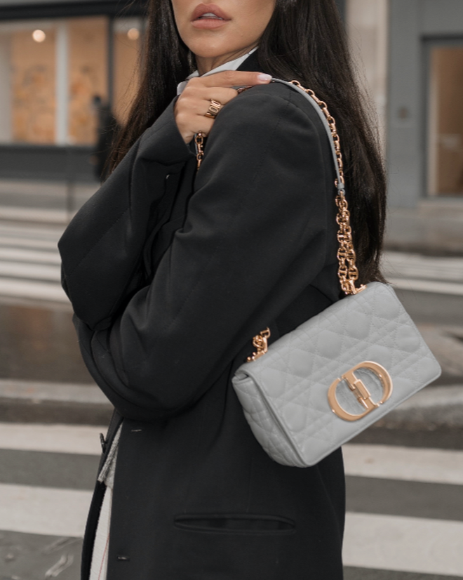 Vì sao túi Dior là biểu tượng của nước Pháp?- Ảnh 12. Vì sao túi Dior là biểu tượng của nước Pháp?- Ảnh 12.