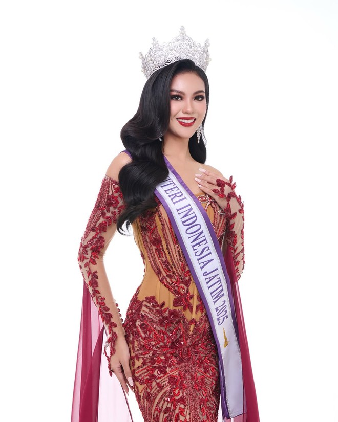 4 cô gái đăng quang ở cuộc thi hoa hậu lâu đời nhất Indonesia- Ảnh 3.
