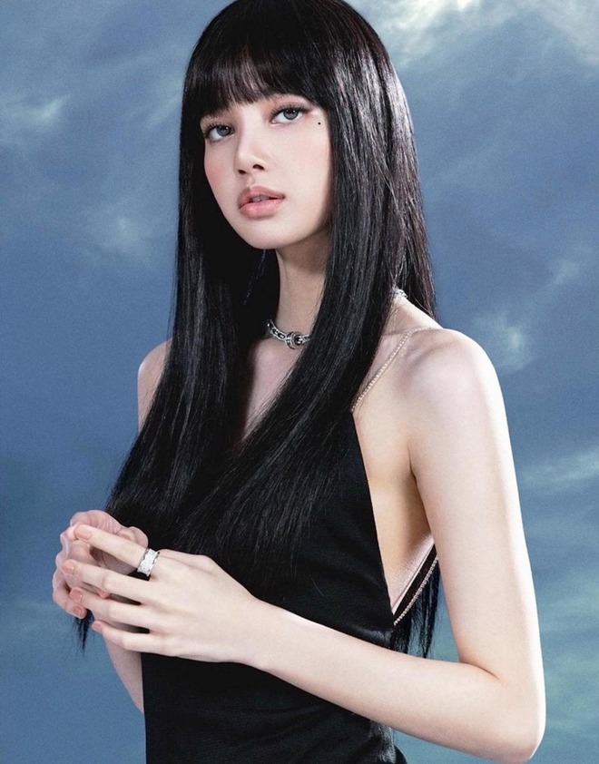 Cô gái giữ trái tim thái tử đế chế LVMH: Sống trong biệt thự 142 tỷ, đi ngủ và thức dậy trên chiếc giường 700 triệu đồng- Ảnh 1.