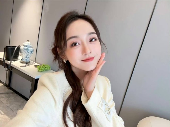 Mỹ nhân phim Khom Lưng U40 trẻ đẹp át cả Tống Tổ Nhi, khuôn mặt "cỡ bàn tay" là lợi thế- Ảnh 7.