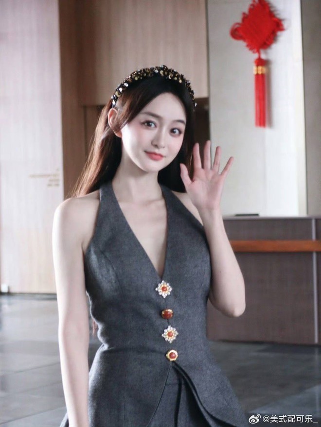 Mỹ nhân phim Khom Lưng U40 trẻ đẹp át cả Tống Tổ Nhi, khuôn mặt "cỡ bàn tay" là lợi thế- Ảnh 15.