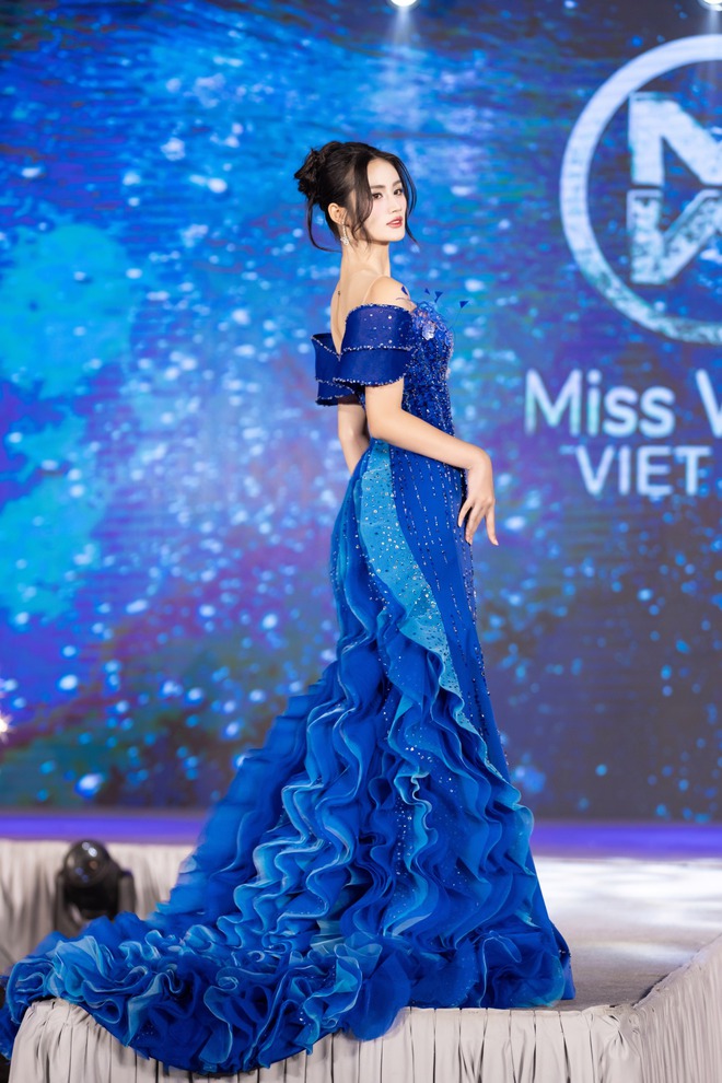 Tranh luận nổ ra quanh lựa chọn váy của Ý Nhi diện đêm chung kết Miss World: Liệu có cú twist?- Ảnh 2.