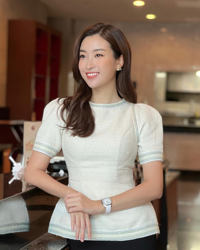 7 "bàn tay ngọc" của showbiz Việt: Số 1 đúng chuẩn tay phu nhân, muốn khổ cũng khó- Ảnh 4.