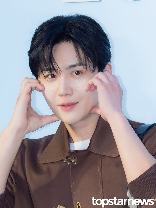 Kim Seon Ho tạo trend khắp châu Á nhưng lần đầu làm 1 việc: Đẹp trai nhưng luống cuống như nhân viên mới tan ca- Ảnh 5.