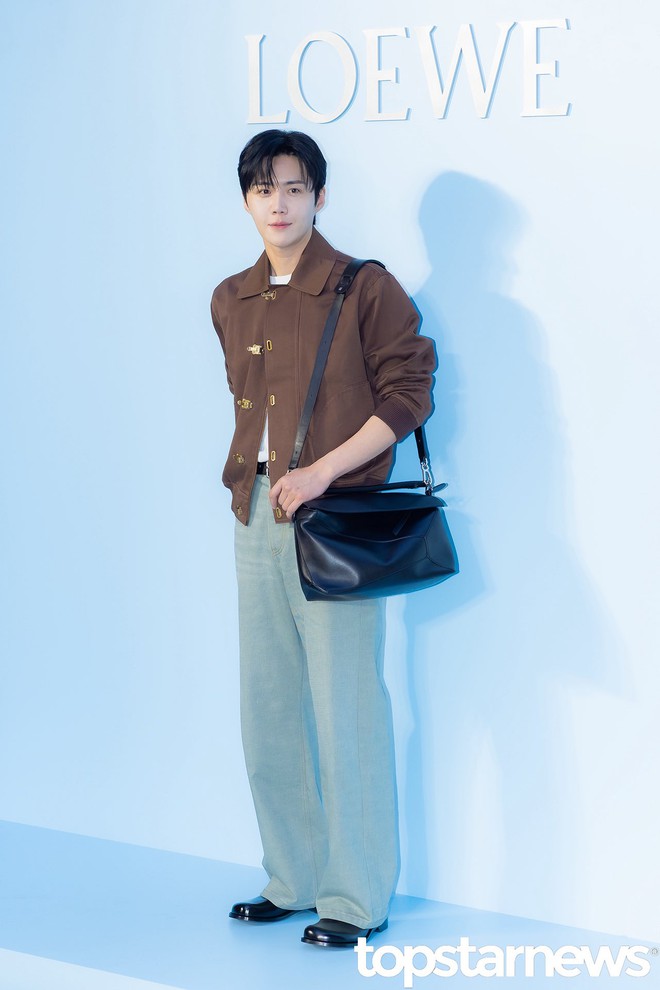 Kim Seon Ho tạo trend khắp châu Á nhưng lần đầu làm 1 việc: Đẹp trai nhưng luống cuống như nhân viên mới tan ca- Ảnh 2.