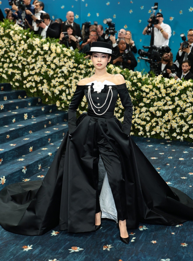Top 10 sao mặc đẹp tại Met Gala 2025: Bộ 3 BLACKPINK mất hút khỏi danh sách của chủ nhà- Ảnh 14.