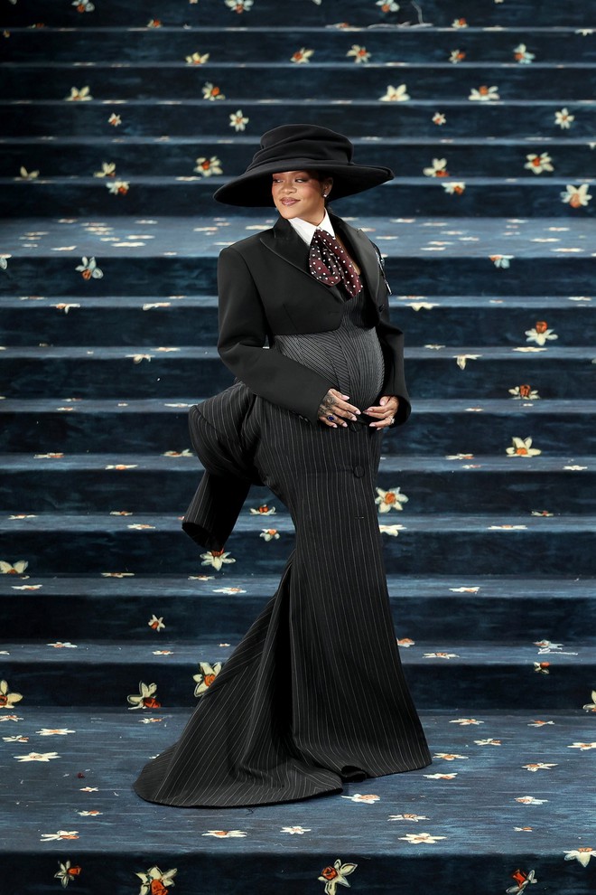 Top 10 sao mặc đẹp tại Met Gala 2025: Bộ 3 BLACKPINK mất hút khỏi danh sách của chủ nhà- Ảnh 10.