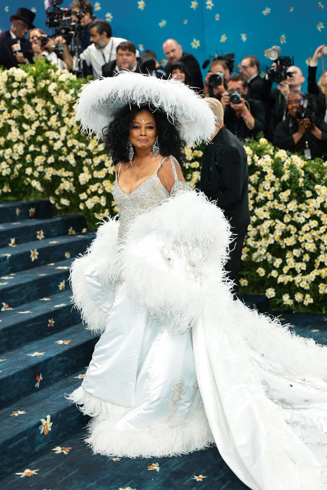 Top 10 sao mặc đẹp tại Met Gala 2025: Bộ 3 BLACKPINK mất hút khỏi danh sách của chủ nhà- Ảnh 3.