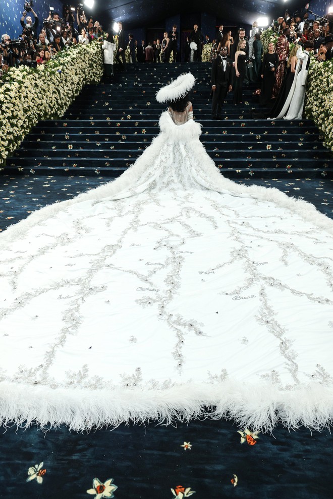 Top 10 sao mặc đẹp tại Met Gala 2025: Bộ 3 BLACKPINK mất hút khỏi danh sách của chủ nhà- Ảnh 4.