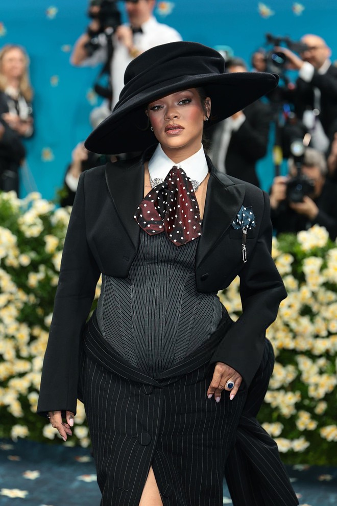 Top 10 sao mặc đẹp tại Met Gala 2025: Bộ 3 BLACKPINK mất hút khỏi danh sách của chủ nhà- Ảnh 11.
